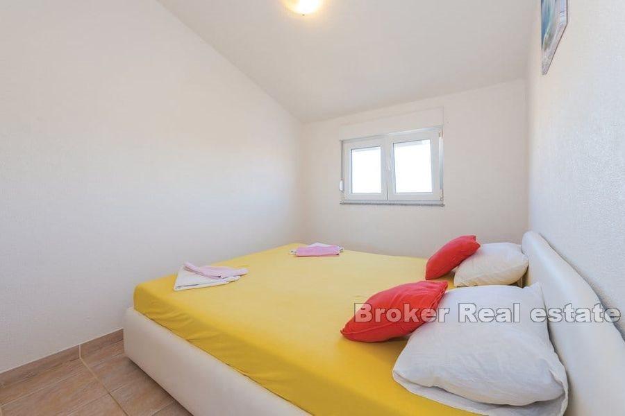 Lägenhetshus med havsutsikt