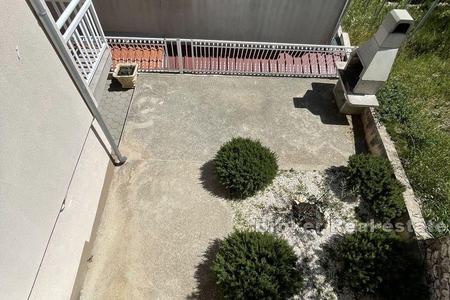 Lägenhetshus med havsutsikt