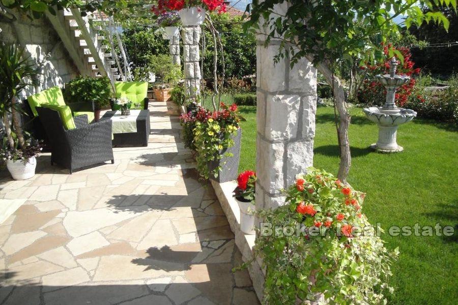 Kamenný dům v centru