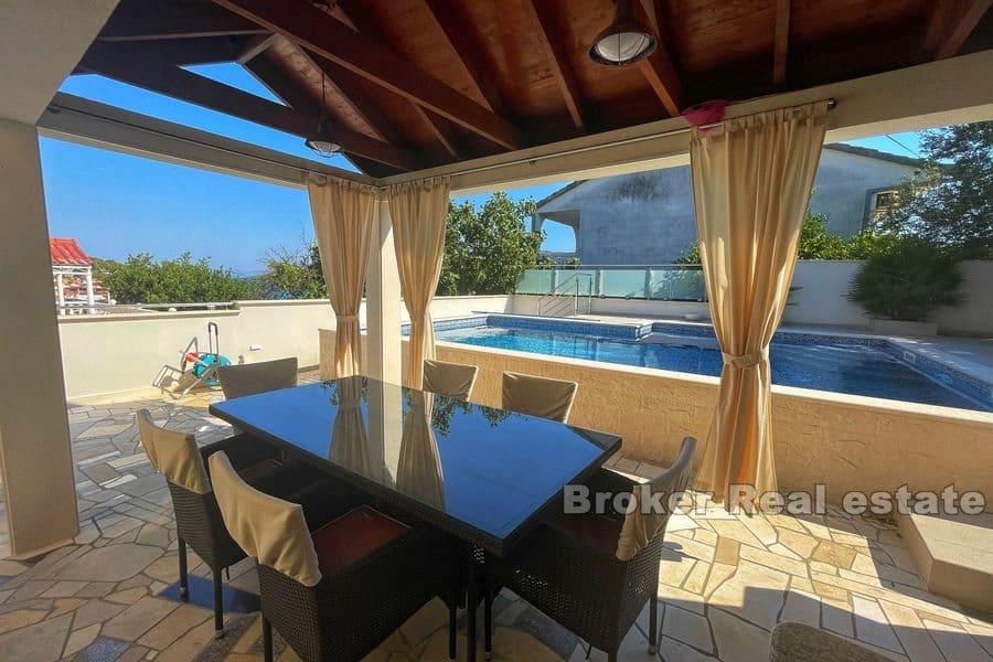 Detached house with a sea view