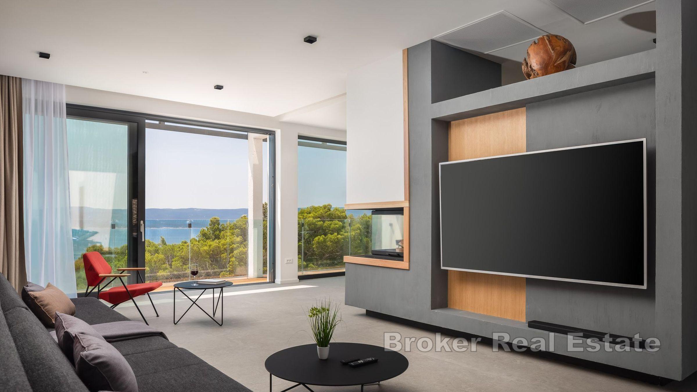 Villa con piscina e vista mare