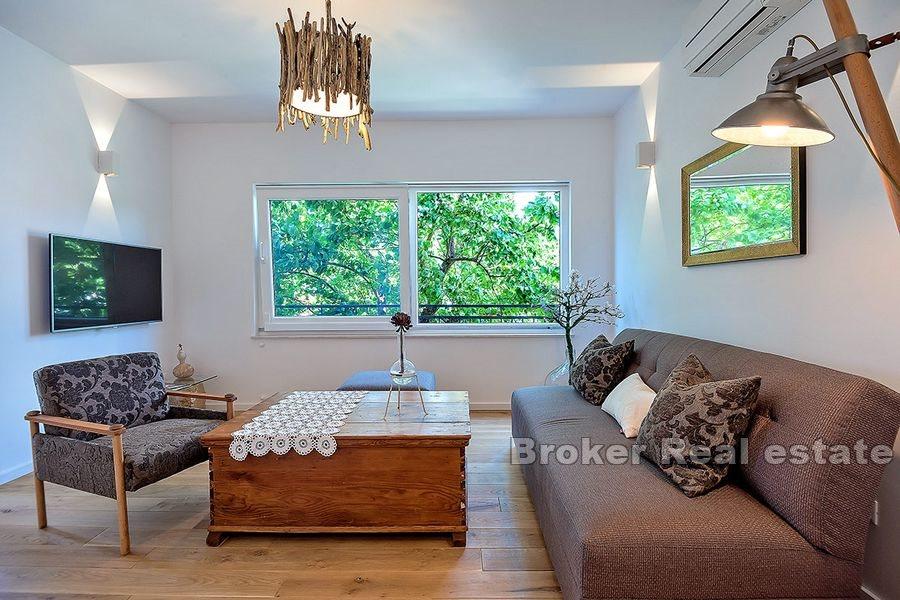 Detached house with a sea view