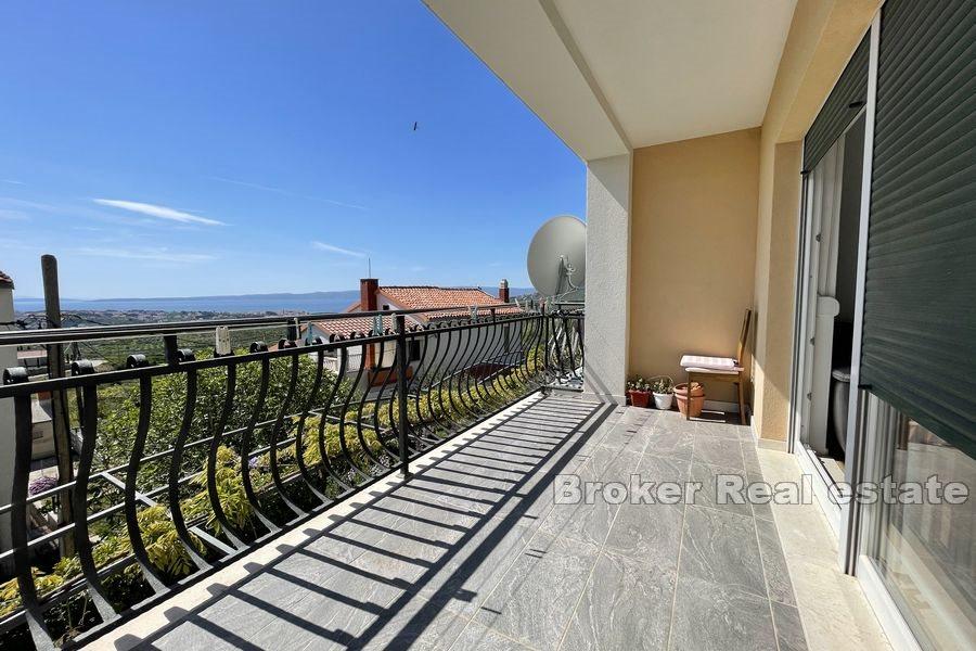 Apartmanska kuća s pogledom na more