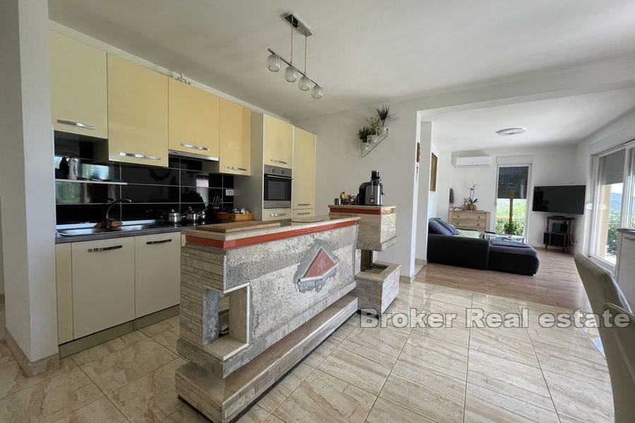 Apartmenthaus mit Meerblick