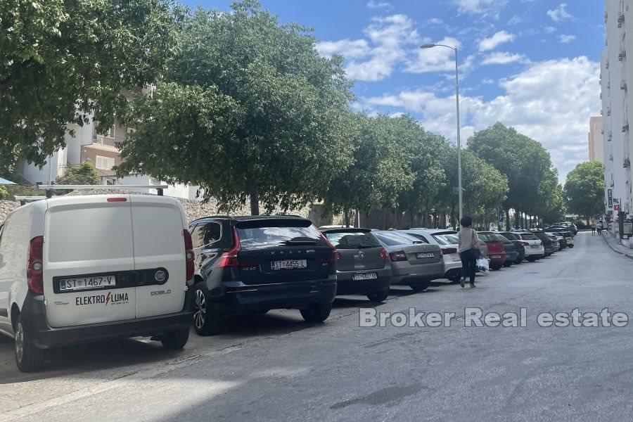 Bol - Kancelářské prostory na frekventovaném místě