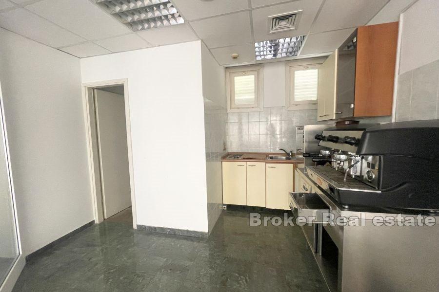 Split 3 - Romslig kontorlokale på hyppig sted