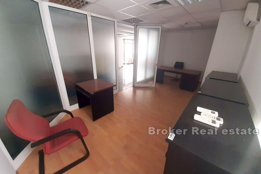 Split 3 - Spacious office space in a frequent location