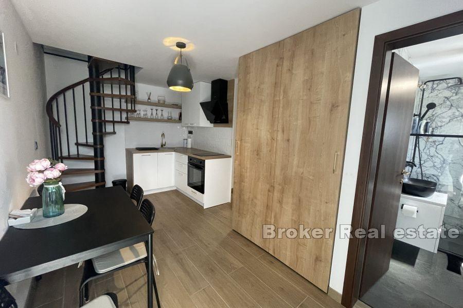 Renovirani apartman na sjajnoj lokaciji
