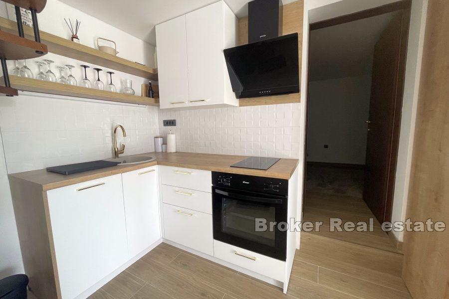 Renovirani apartman na sjajnoj lokaciji