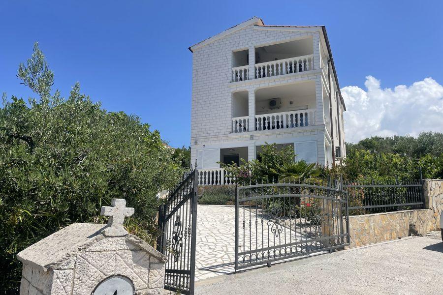 Casa indipendente con vista mare