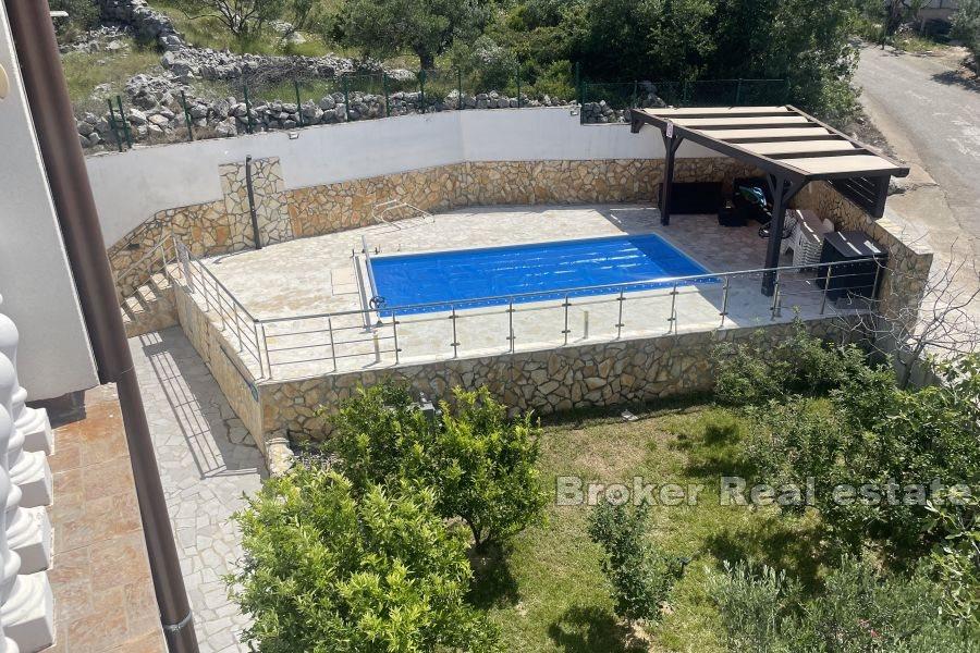 Casa indipendente con vista mare