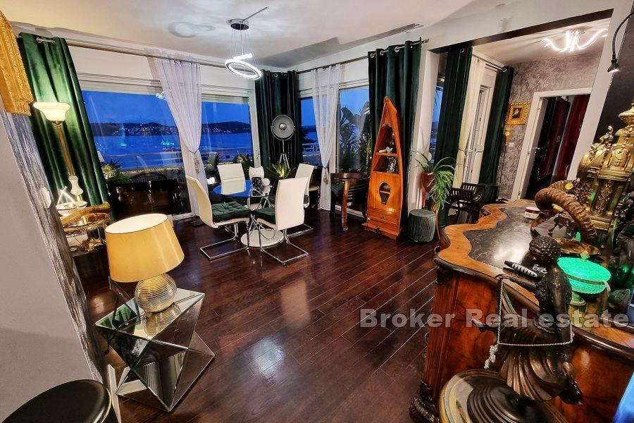 Penthouse luxueux avec vue dégagée sur la mer