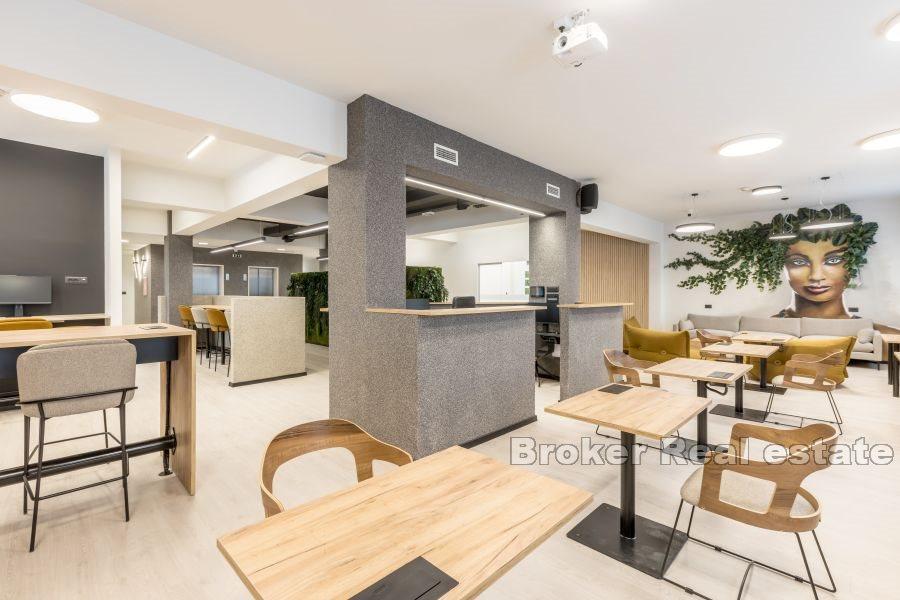 Split 3 - Modern furnished office space