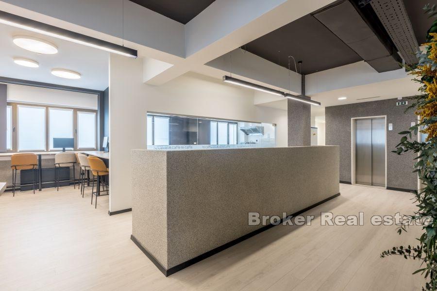 Split 3 - Modern furnished office space