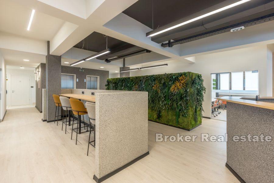 Split 3 - Modern furnished office space