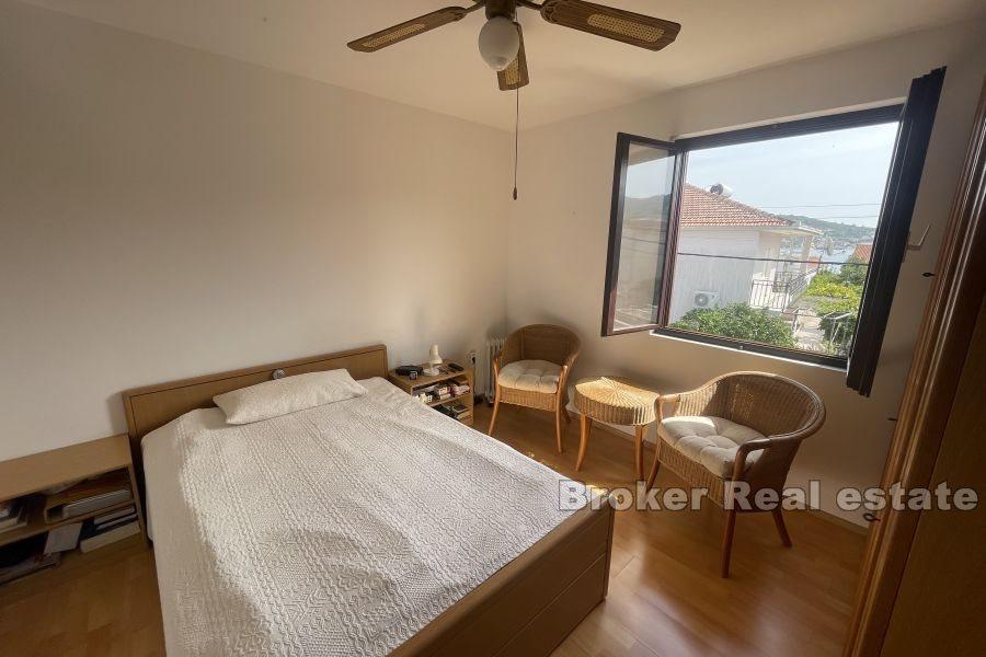 Enebolig nær sjøen