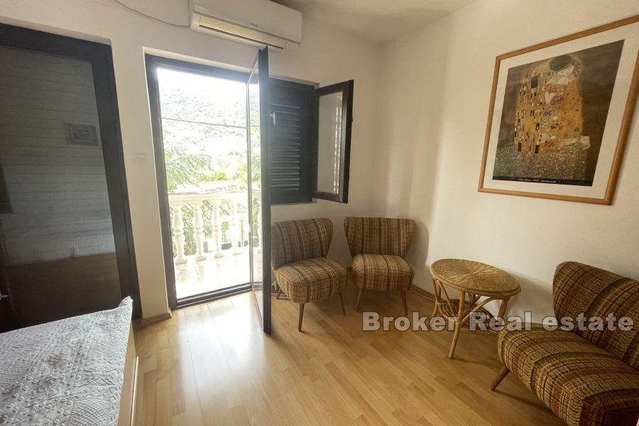 Enebolig nær sjøen