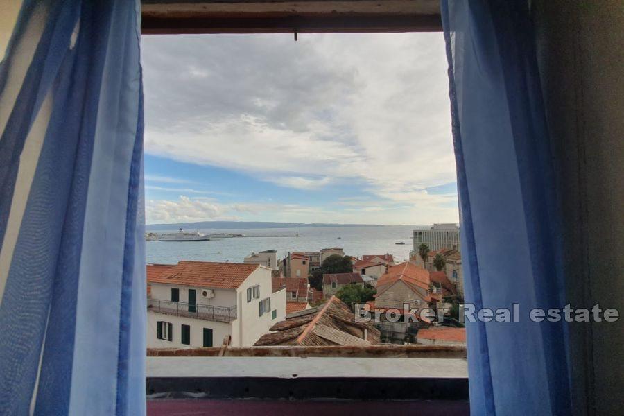 Trosoban apartman u centru Splita