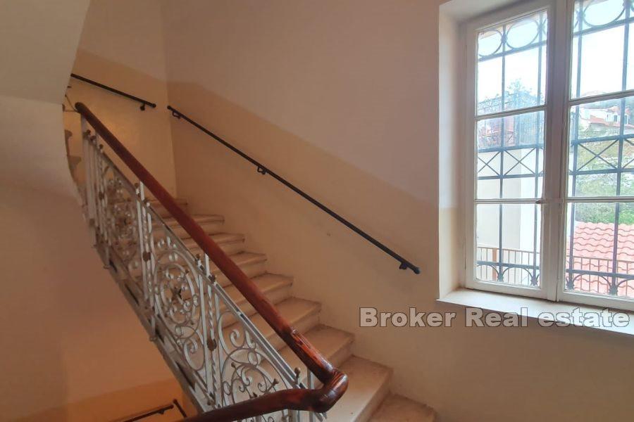 Trerumslägenhet i centrala Split