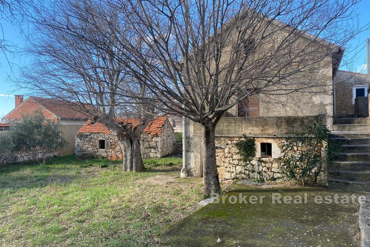 Casa indipendente da ristrutturare