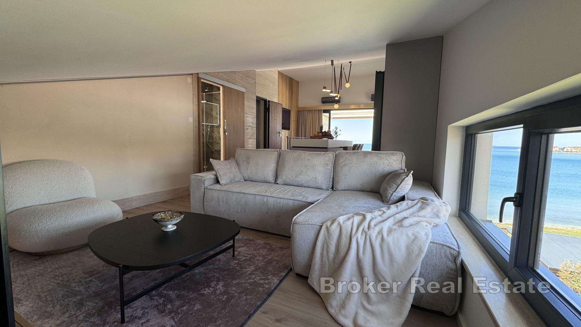Penthouse luxueux au premier rang de la mer