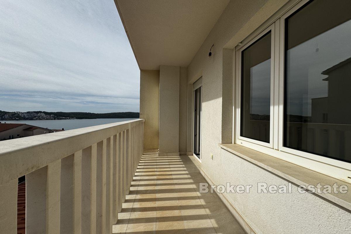 001-2030-82-Ciovo-Three-bedroom-apartment-with-a-sea-view-for-sale