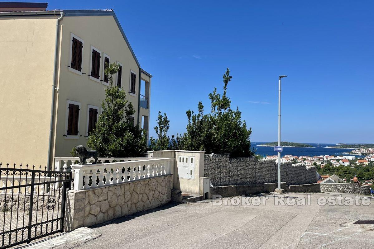 One-room apartment near the center of Rogoznica