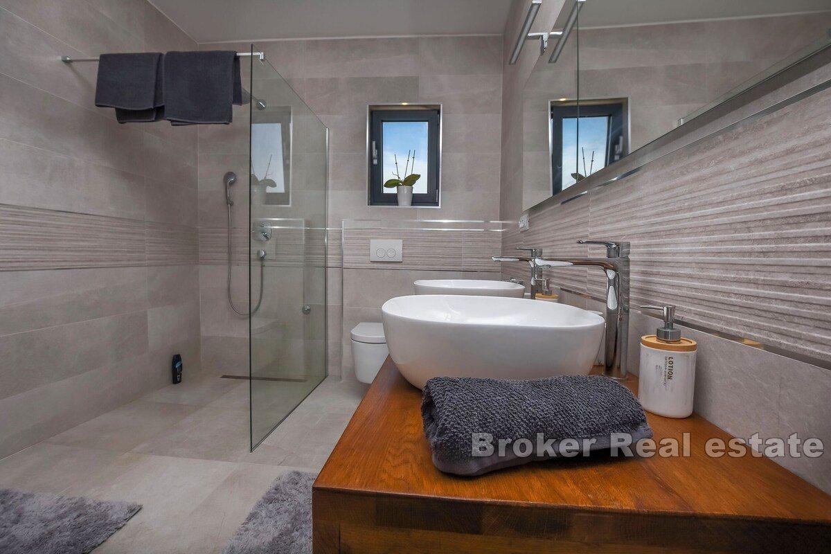 Vila mit Pool in der Nähe von Rogoznica