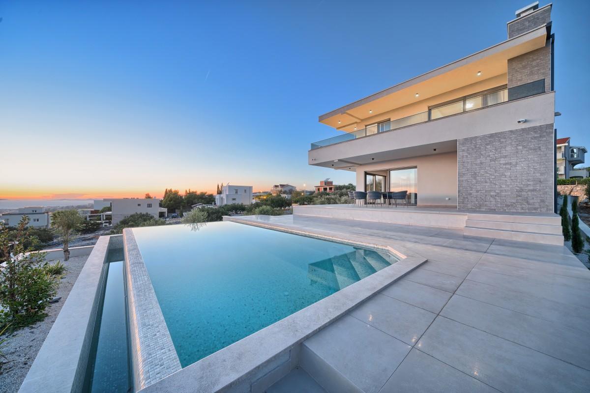 001-2030-86-primosten-luxury-villa-with-swimming-pool-for-sale