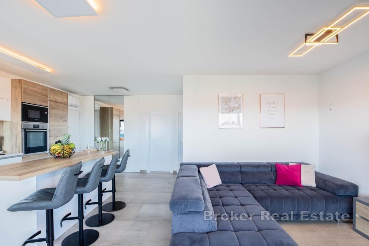 Moderní penthouse s výhledem na moře