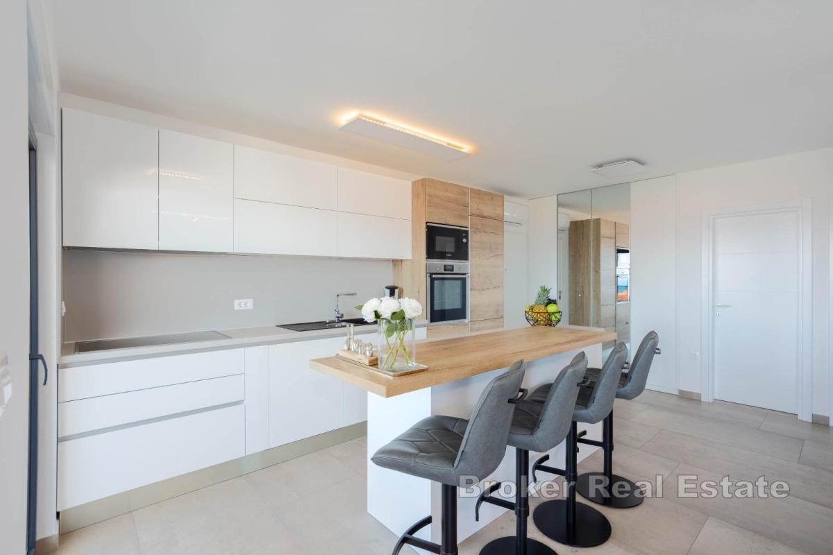 Moderní penthouse s výhledem na moře