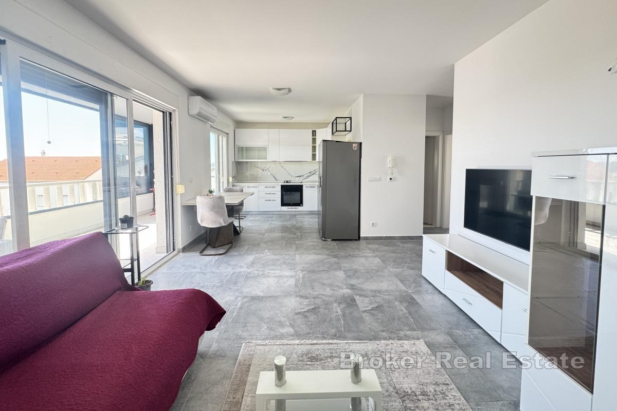 Современные апартаменты с двумя спальнями и видом на море