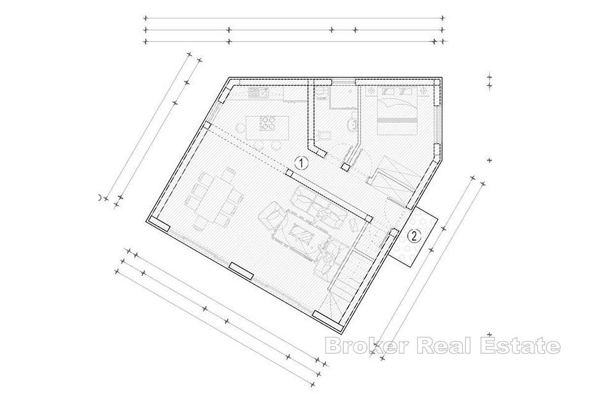 Nowoczesna willa w budowie z widokiem na morze