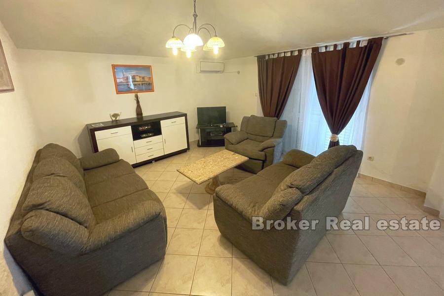 Дом с бассейном и панорамным видом на море