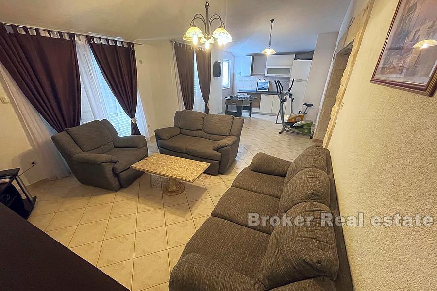 Kuća s bazenom i panoramskim pogledom na more