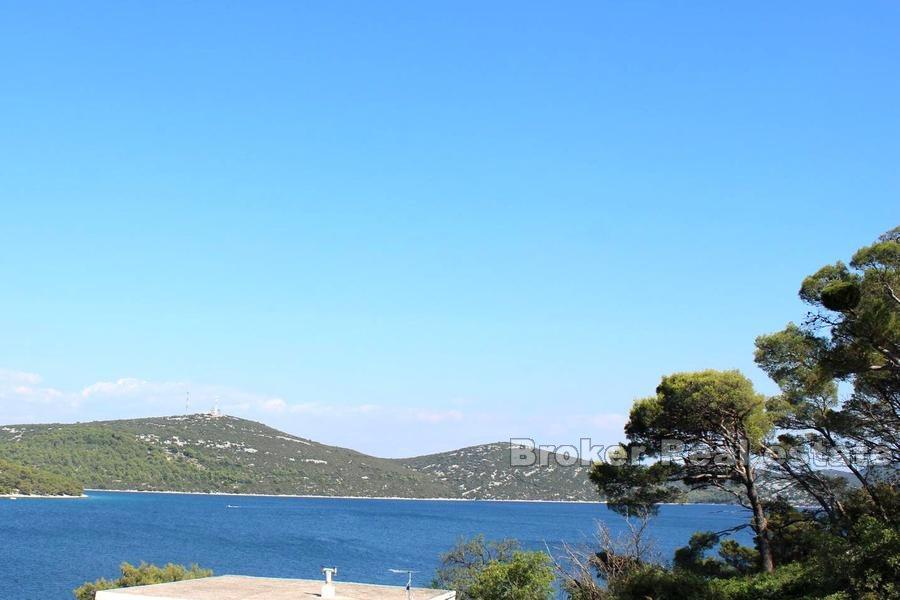 House on three floors with a sea view