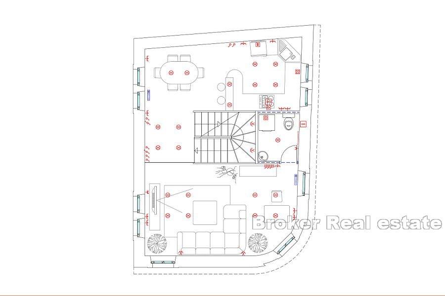 Casa ristrutturata con vista mare