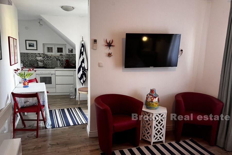 Каменный дом с видом на море