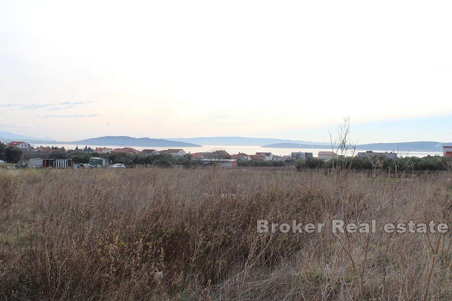 Byggnadsmark med havsutsikt