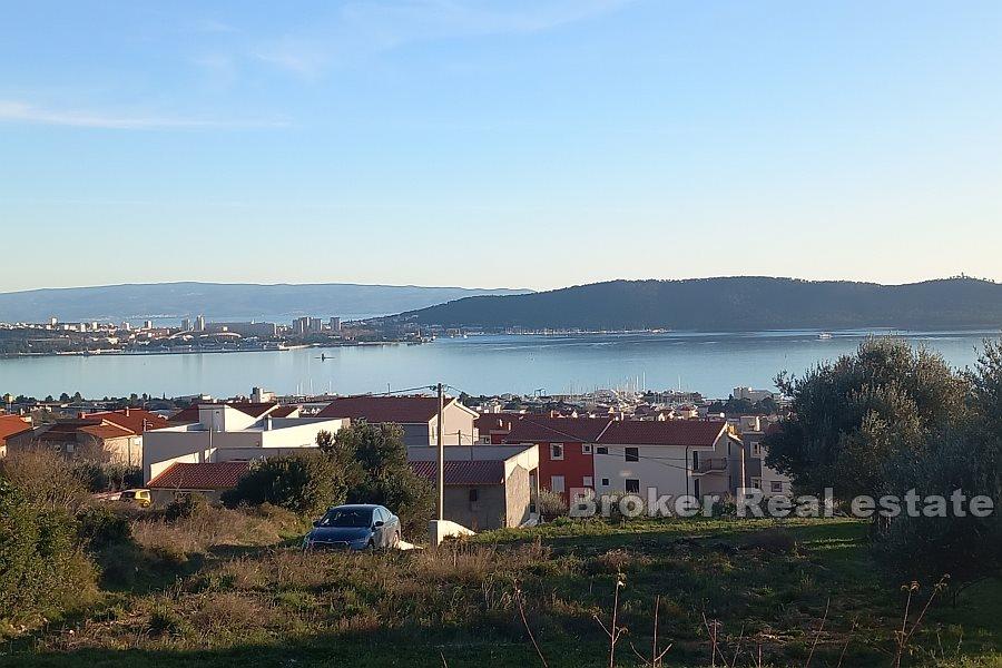 Building land with open sea view