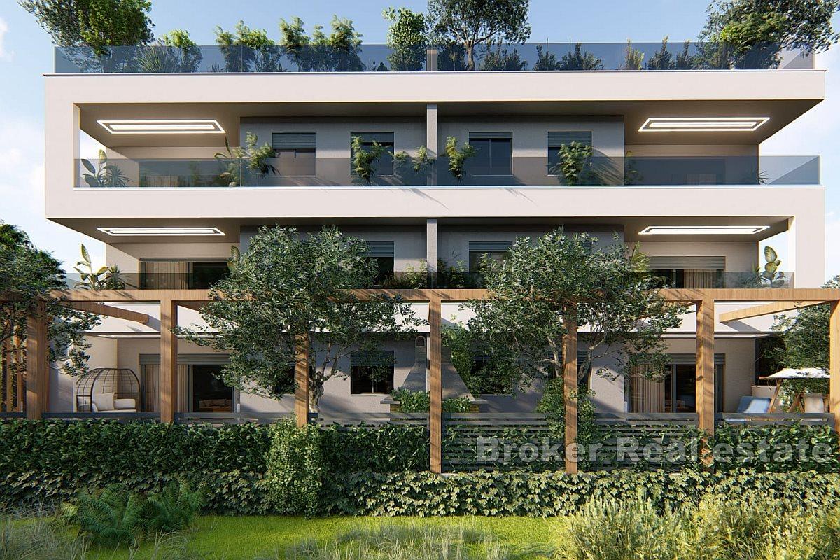 Lyxiga lägenheter i ny byggnad med havsutsikt