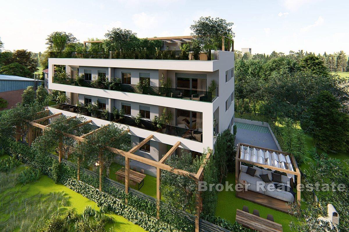 Lyxiga lägenheter i ny byggnad med havsutsikt