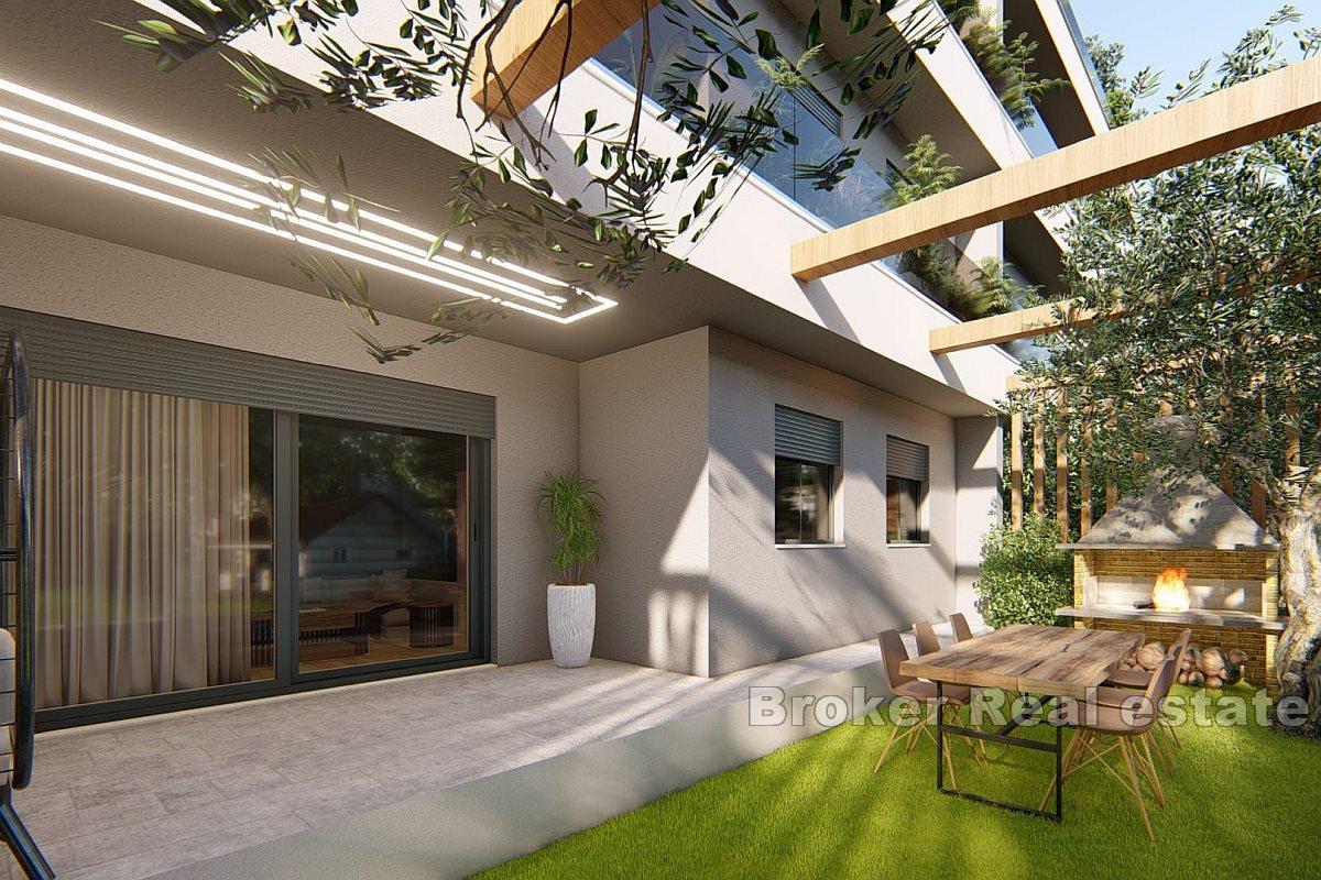 Lyxiga lägenheter i ny byggnad med havsutsikt