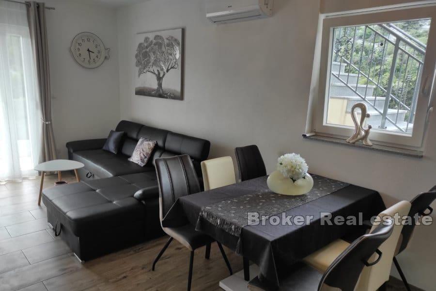 Bliźniak w drugim rzędzie od morza