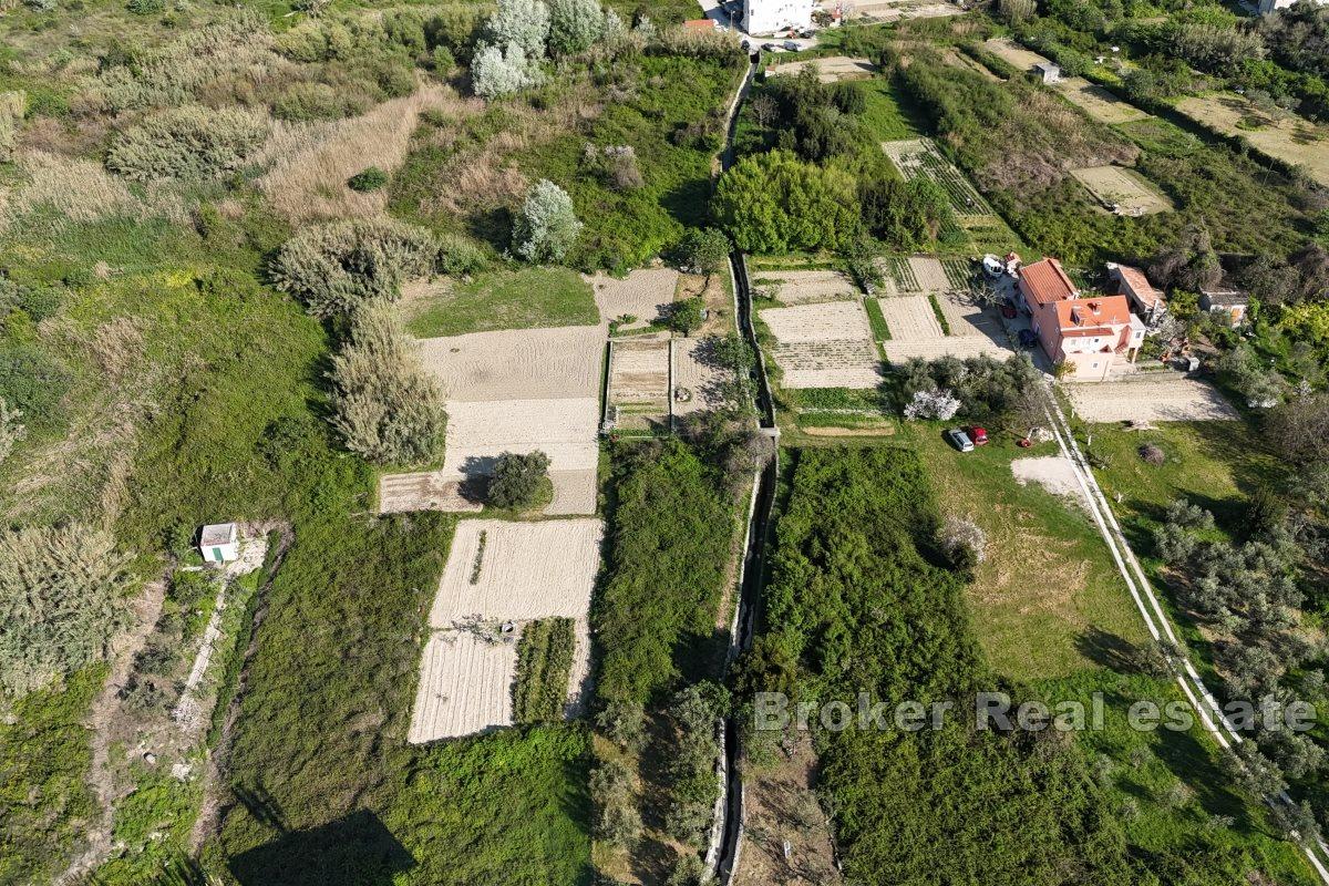 Attractive building land