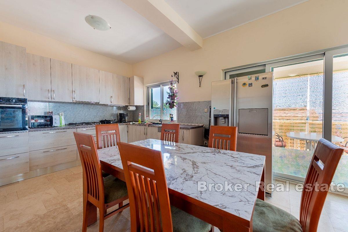 Hus med vacker havsutsikt