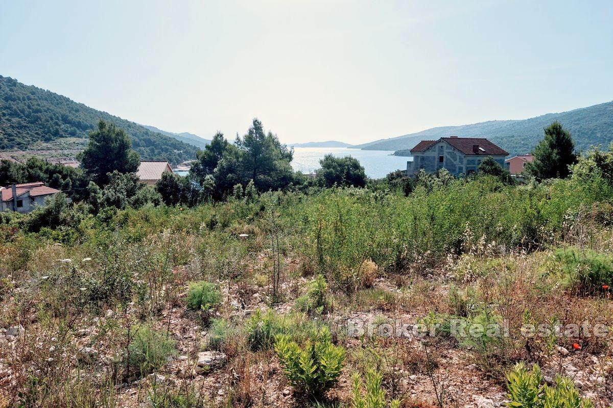 Byggnadsmark med havsutsikt