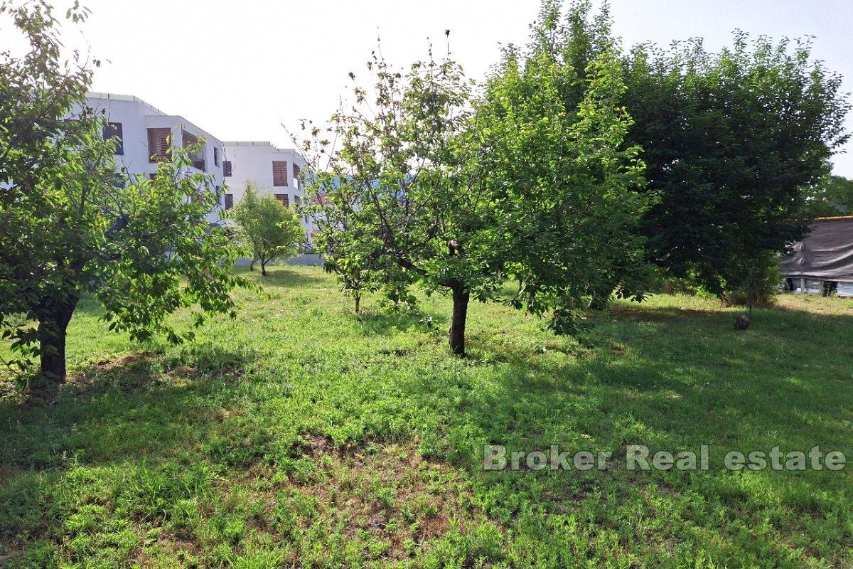 Stavební pozemek pro bytovou výstavbu v atraktivní lokalitě