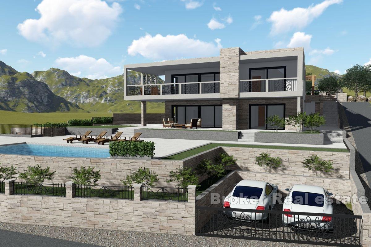 Building land with a project in the first row to the sea