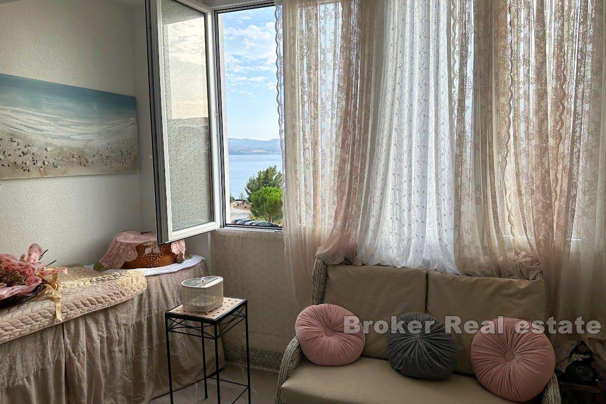 Nowoczesny apartament z częściowym widokiem na morze